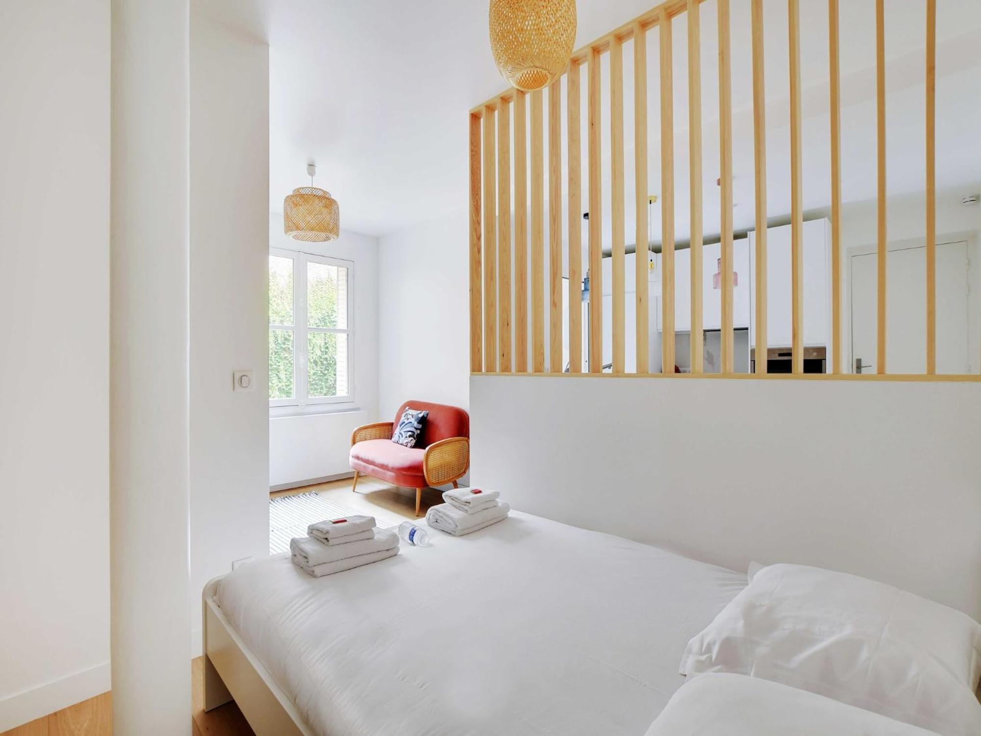 Beautiful 1bdr 2p In A Former Mansion - Dauphine 16e Parijs